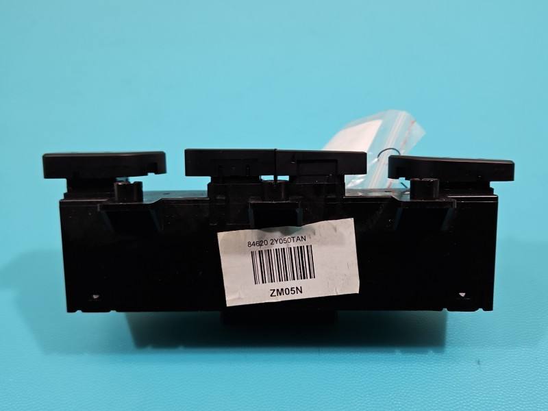 Перемикач кнопка Hyundai Ix35 93310-2Y100 — фото деталі 3