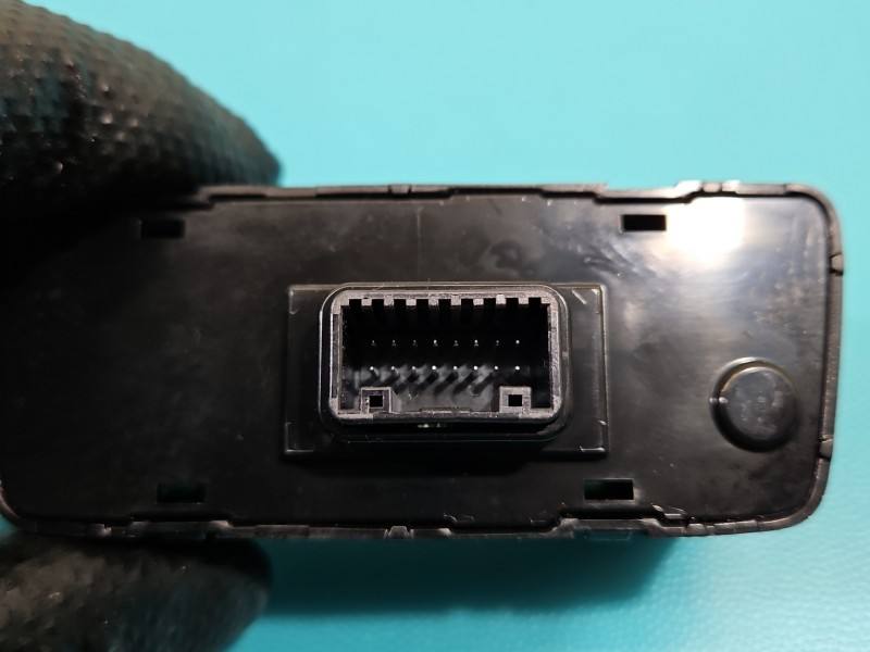 Перемикач кнопка Kia Rio 93700-H8TG0 — фото деталі 5