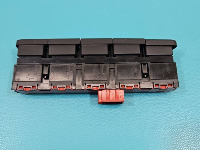 Перемикач кнопка Skoda Superb 3 3V1927132L — фото деталі 7