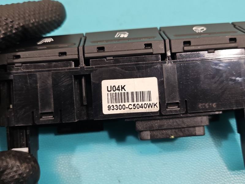 Перемикач кнопка Kia Sorento 93300-C5040WK — фото деталі 4