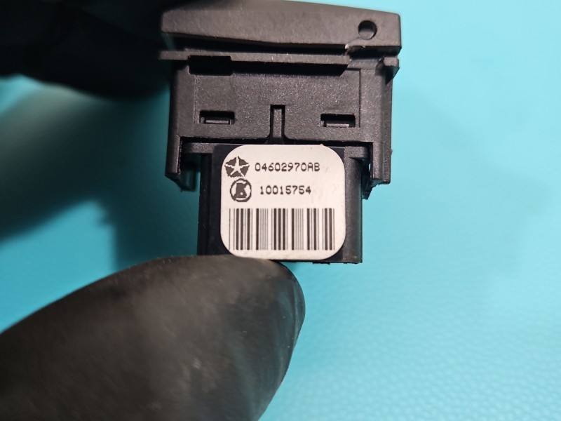 Перемикач кнопка Jeep Grand Cherokee 04602970AB — фото деталі 4