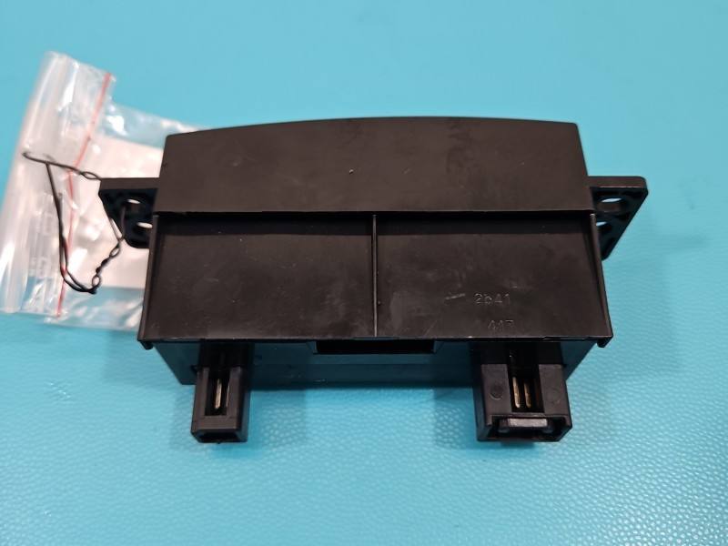 Перемикач кнопка Toyota Avensis T25 453417 — фото деталі 8