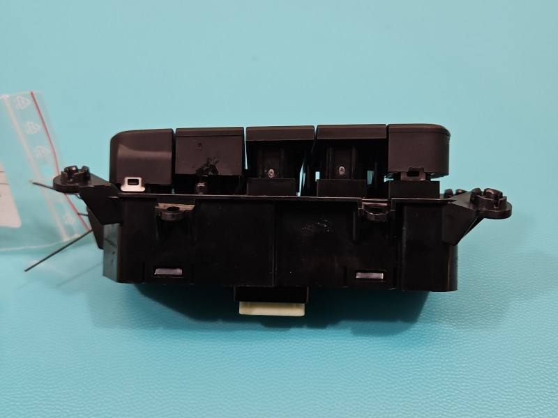 Перемикач кнопка Hyundai Elantra 93700-F2060 — фото деталі 3