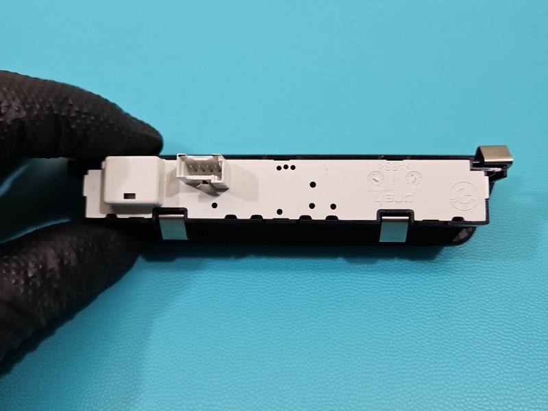Перемикач кнопка BMW 5 F10 9220049-01 — фото деталі 3