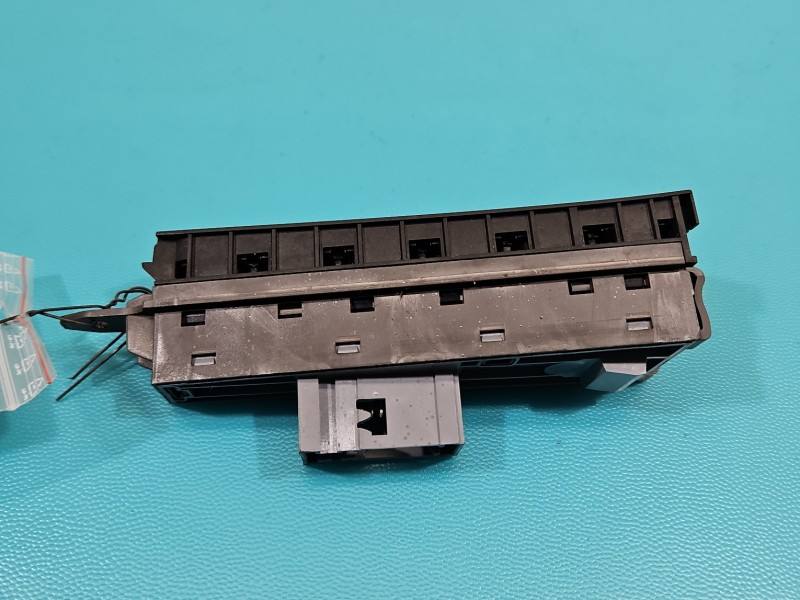 Переключатель кнопка Volkswagen Passat B7 3AB927238L — фото детали 3