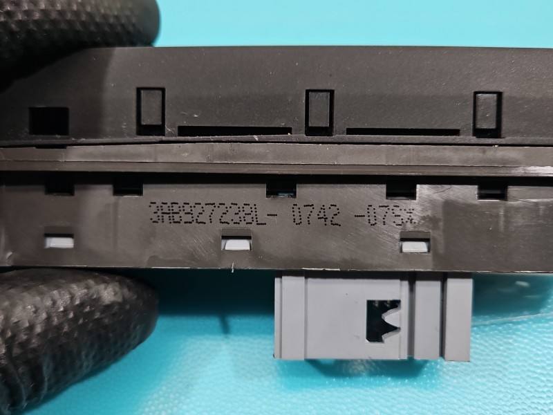 Переключатель кнопка Volkswagen Passat B7 3AB927238L — фото детали 7