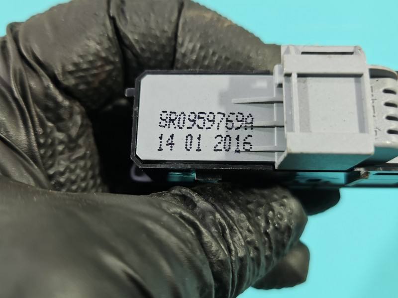 Перемикач кнопка Audi Q5 8R0959769A — фото деталі 6