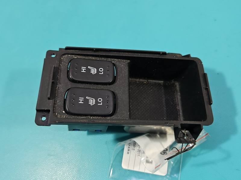 Переключатель кнопка Honda CR-V 83410-SWA-U010-M1 — фото детали 2