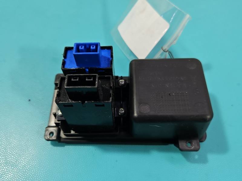 Переключатель кнопка Honda CR-V 83410-SWA-U010-M1 — фото детали 4