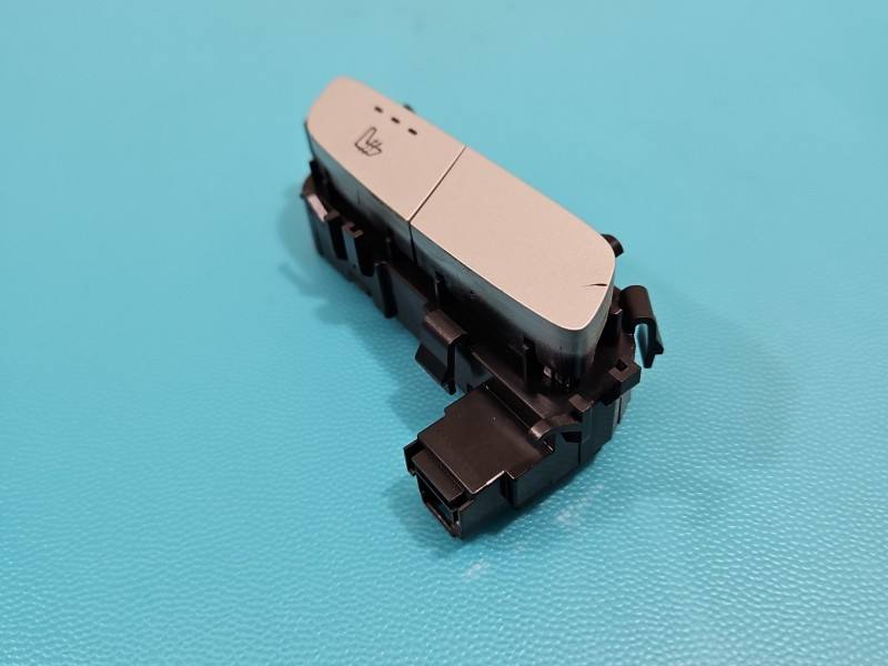 Перемикач кнопка Mercedes C W205 A2059050004