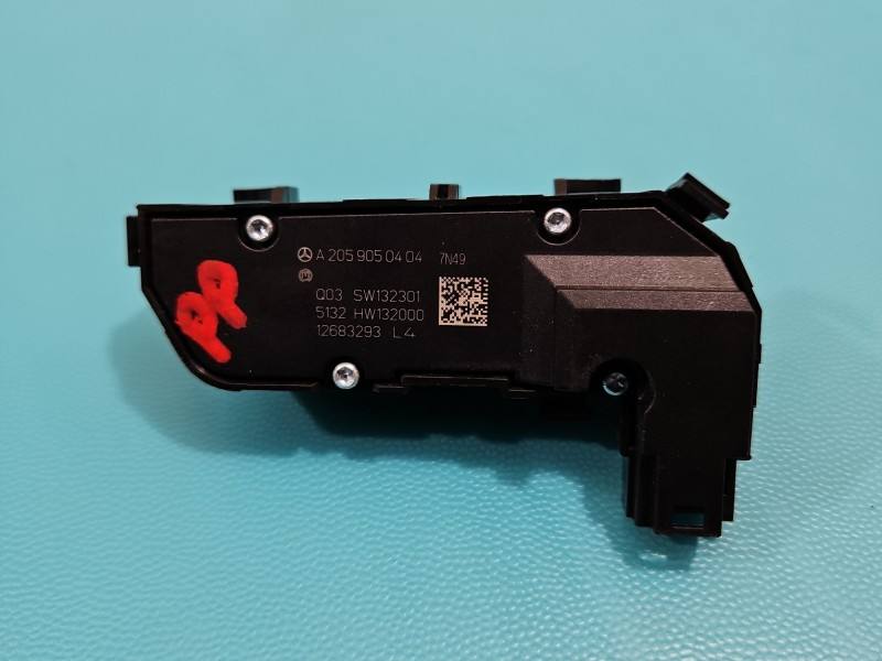 Перемикач кнопка Mercedes C W205 A2059050404 — фото деталі 3