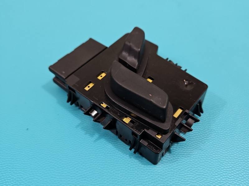 Перемикач кнопка Mercedes C W205 A2059052802