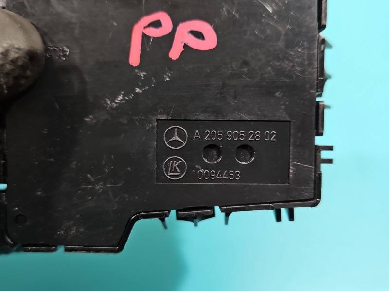 Перемикач кнопка Mercedes C W205 A2059052802 — фото деталі 4