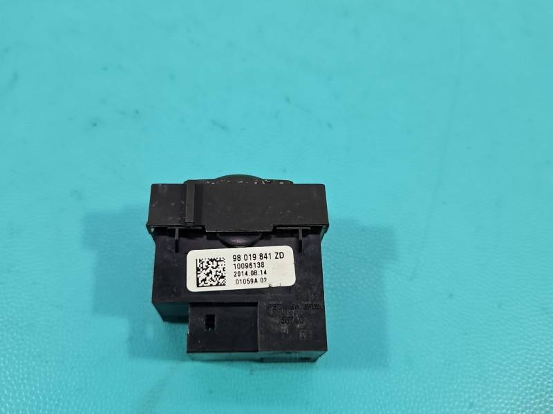 Перемикач кнопка Peugeot 508 98019841ZD — фото деталі 4