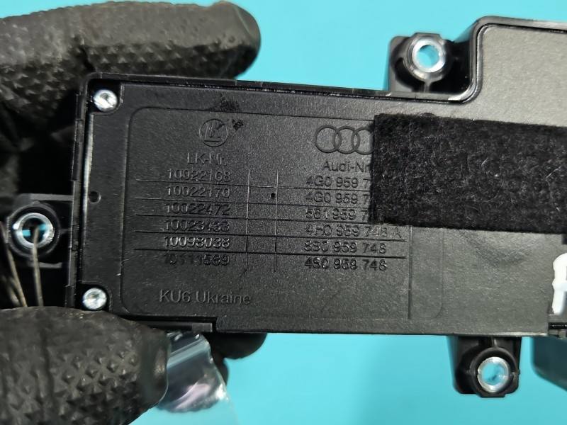 Переключатель кнопка Skoda Superb 3 10022170 — фото детали 5