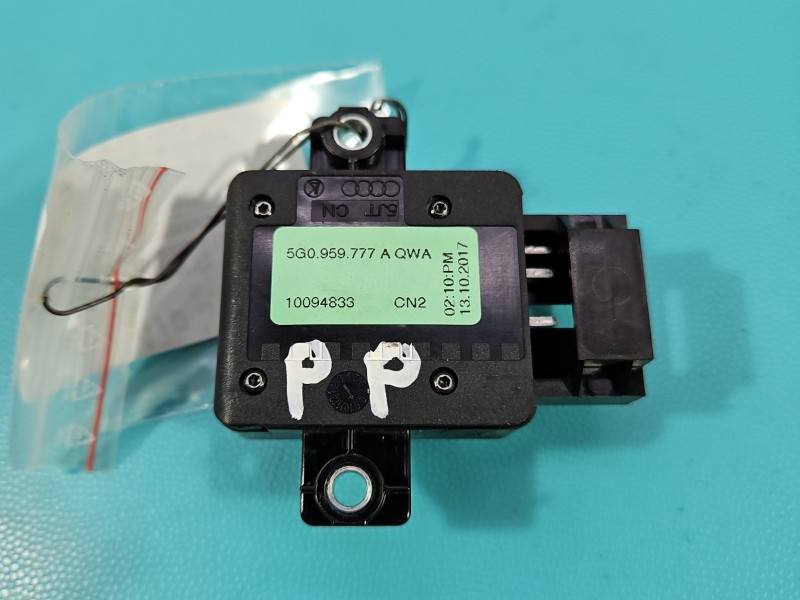 Перемикач кнопка Skoda Superb 3 5G0959777A — фото деталі 5
