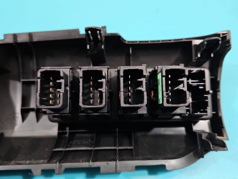 Перемикач кнопка Suzuki Vitara 37690-53S00 — фото деталі 4