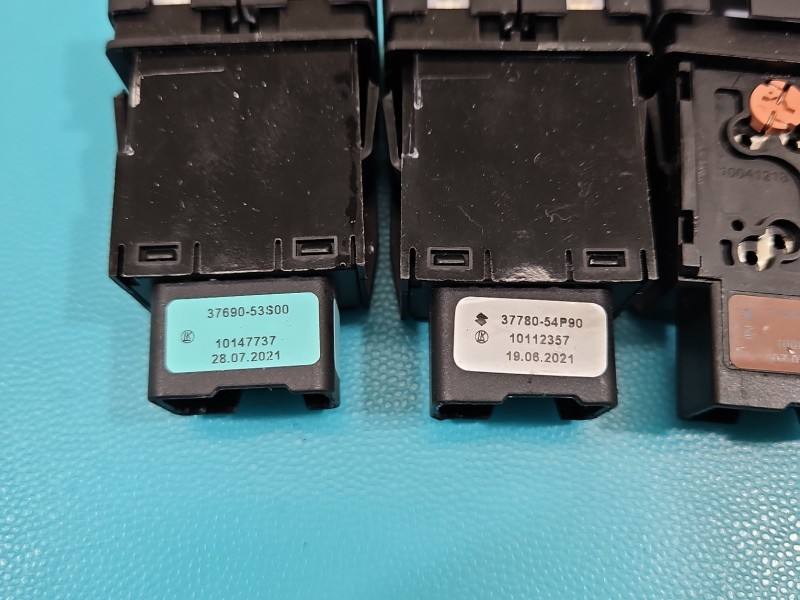 Перемикач кнопка Suzuki Vitara 37690-53S00 — фото деталі 7