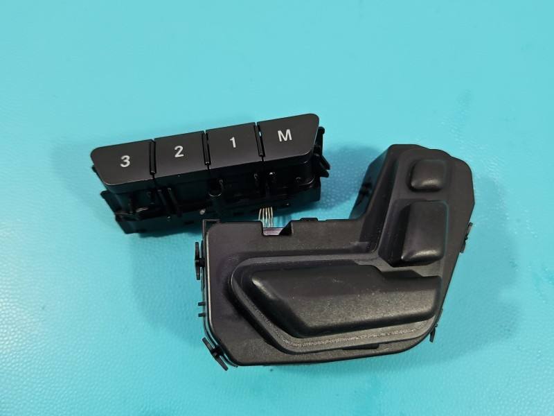 Переключатель кнопка Infiniti Q30 A2469050351