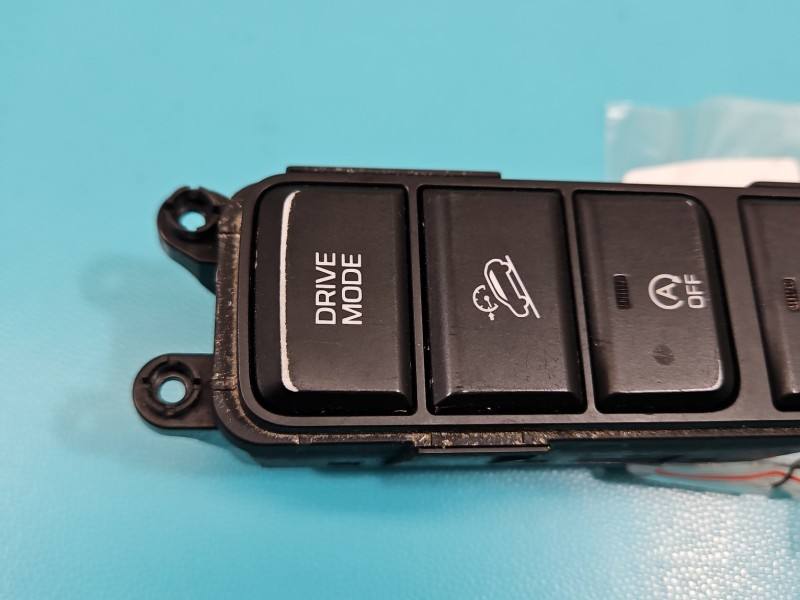 Перемикач кнопка Hyundai Tucson 93300-D7710 — фото деталі 3