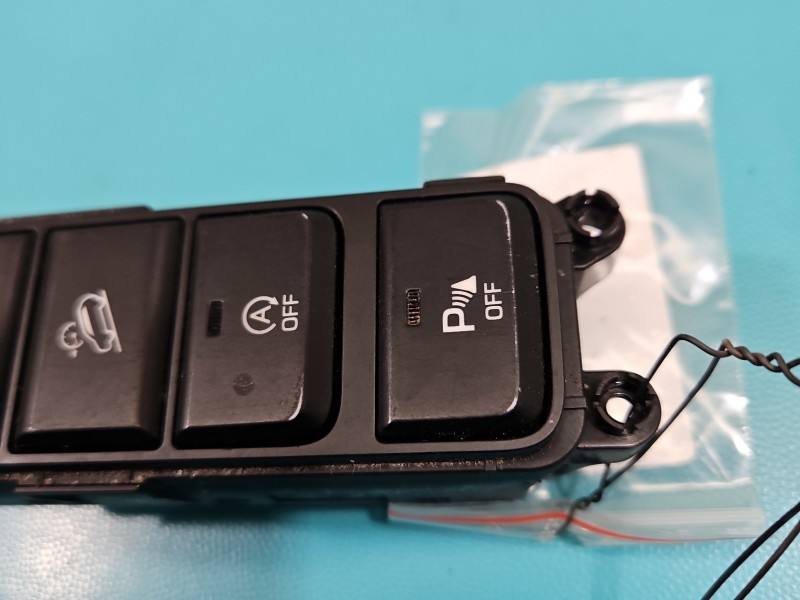Перемикач кнопка Hyundai Tucson 93300-D7710 — фото деталі 4