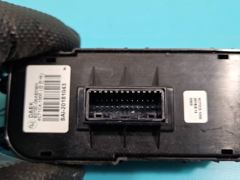 Перемикач кнопка Kia Niro 93700-G5AE0WK — фото деталі 4