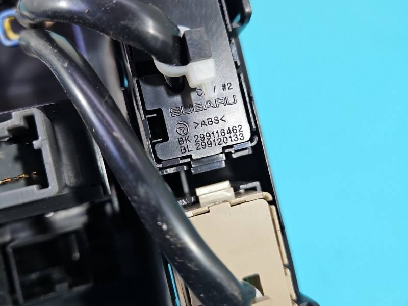 Перемикач кнопка Subaru Forester 299116462 — фото деталі 7