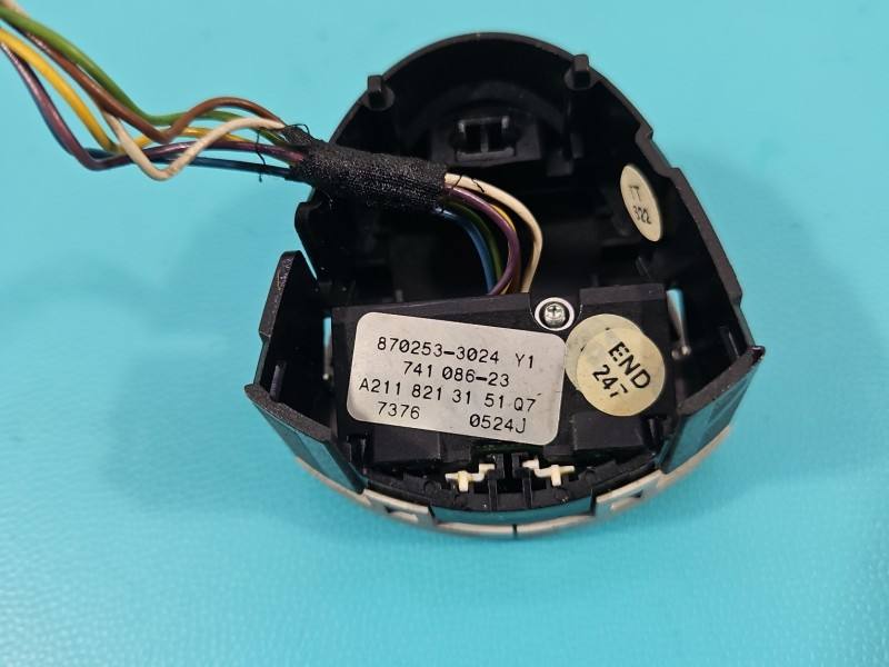Перемикач кнопка Mercedes CLS C219 A21182131 — фото деталі 4