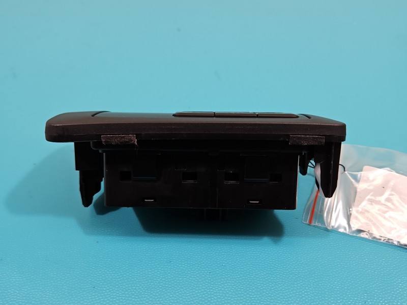 Перемикач кнопка Mazda CX-5 KD4766170 — фото деталі 3