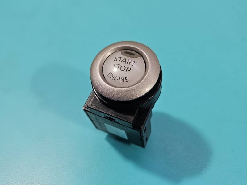 Перемикач кнопка Nissan Juke 2009DJ2357