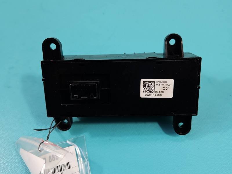 Перемикач кнопка Hyundai Kona 3K5104-1000 — фото деталі 4