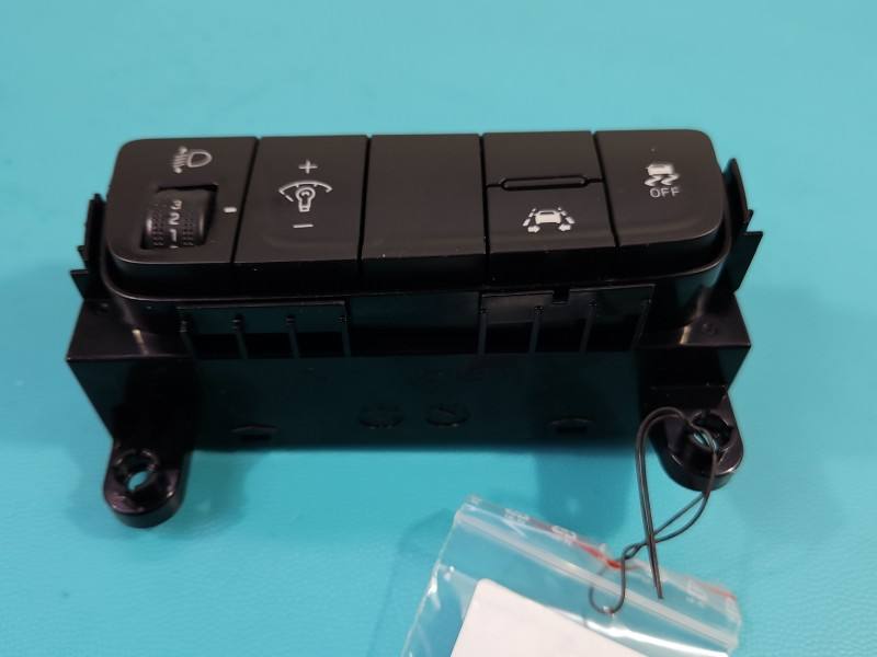 Перемикач кнопка Hyundai Kona 3K5104-1000 — фото деталі 7