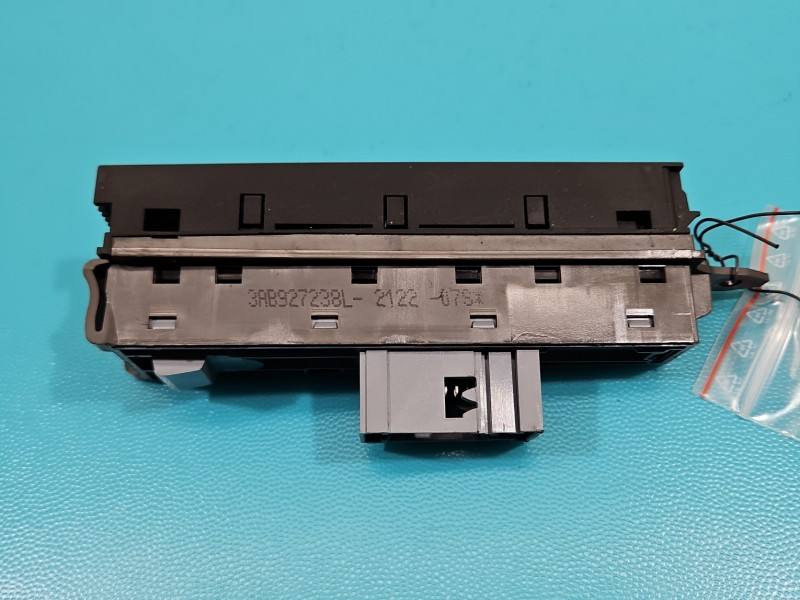 Перемикач кнопка Volkswagen Passat CC 3AB927238L — фото деталі 6
