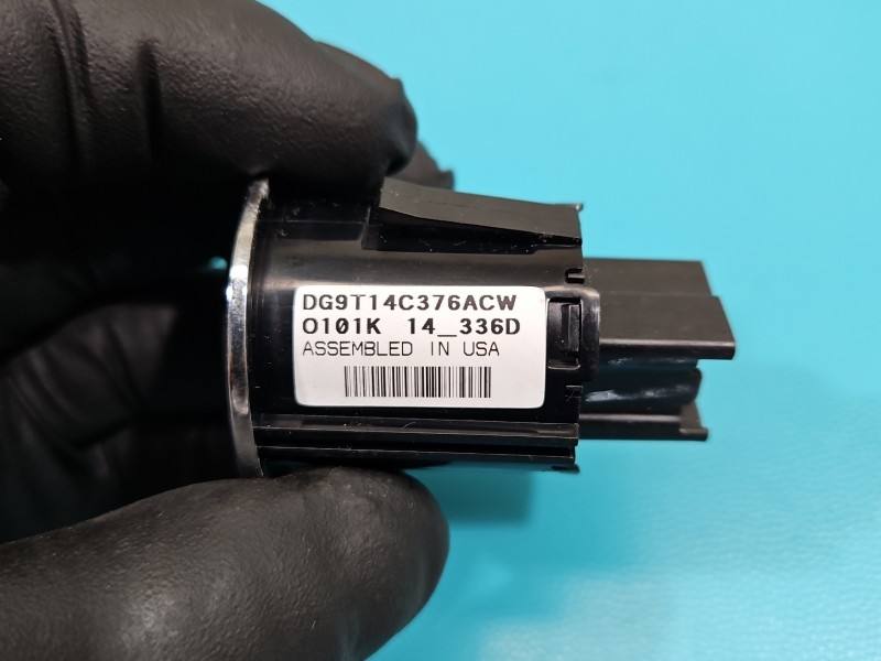Переключатель кнопка Ford Mondeo DG9T14C376AWC — фото детали 3