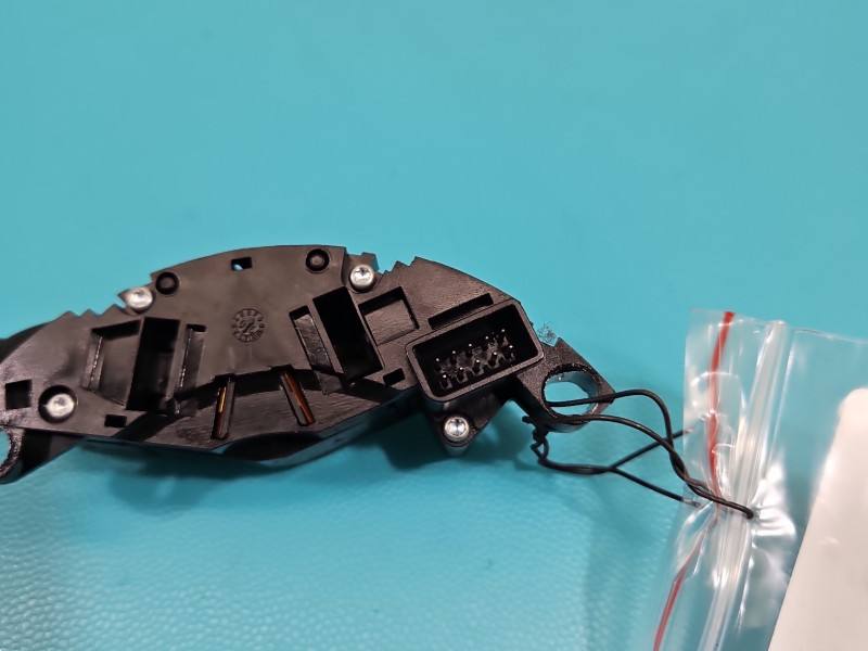Перемикач кнопка Mercedes B W245 A1695450004 — фото деталі 3