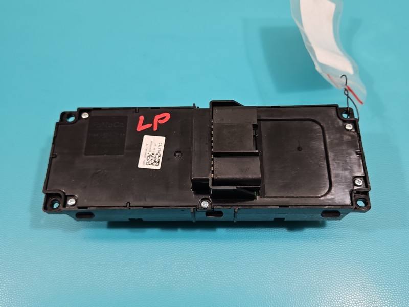 Перемикач кнопка Ford Fusion DG9T-14B709-AE — фото деталі 3
