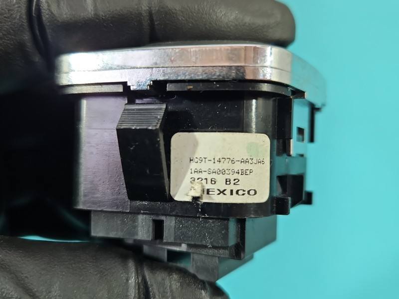 Перемикач кнопка Ford Fusion HG9T-14776-AA3JA6 — фото деталі 4