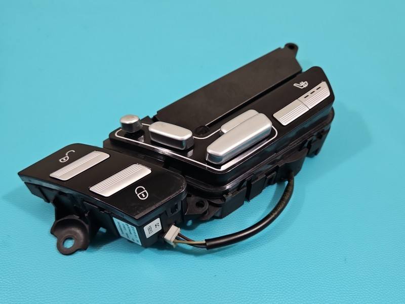 Перемикач кнопка Mercedes S W221 A2218213051