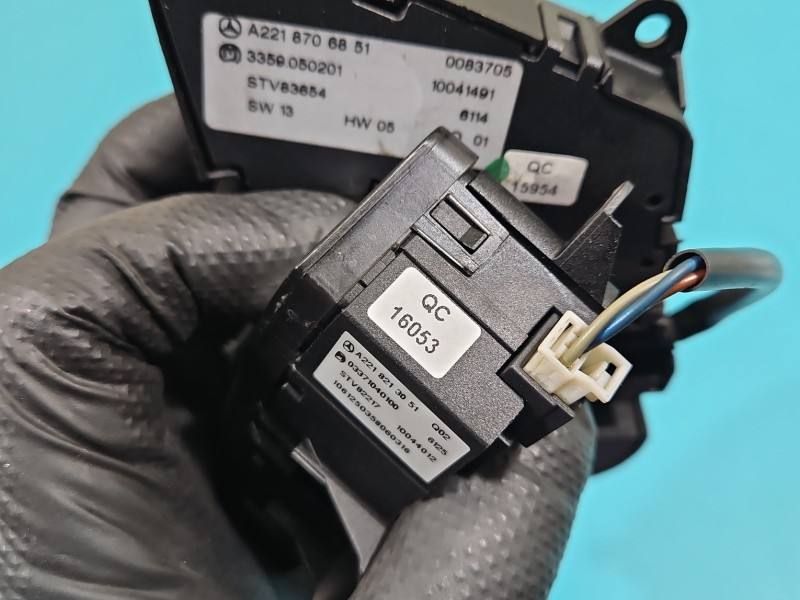 Перемикач кнопка Mercedes S W221 A2218213051 — фото деталі 7