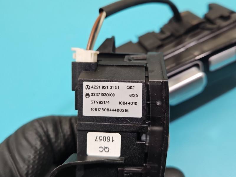 Переключатель кнопка Mercedes S W221 A2218706951 — фото детали 6
