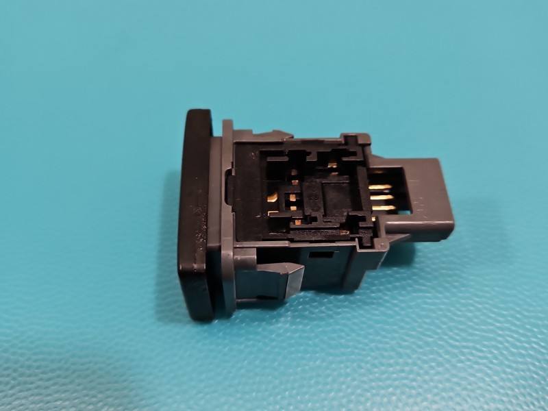 Перемикач кнопка Toyota Land Cruiser 15B060 — фото деталі 3
