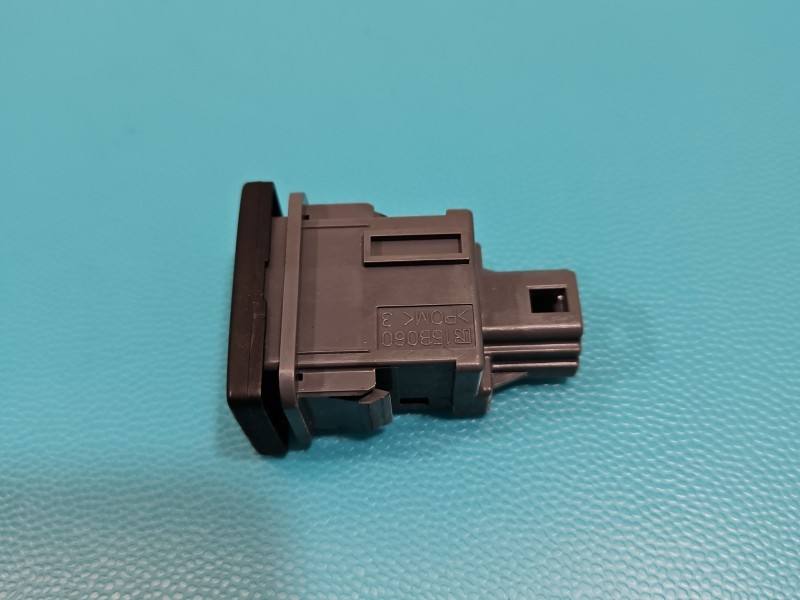 Перемикач кнопка Toyota Land Cruiser 15B060 — фото деталі 5