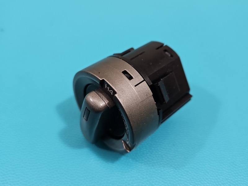 Переключатель кнопка Toyota Land Cruiser 135625