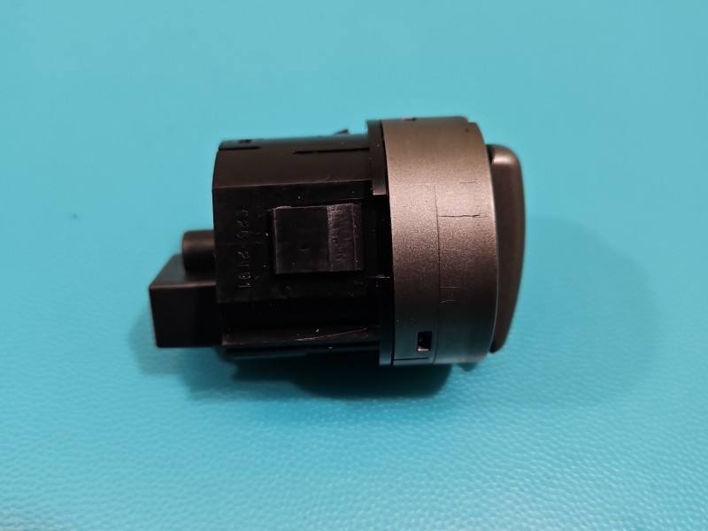 Переключатель кнопка Toyota Land Cruiser 135625 — фото детали 3