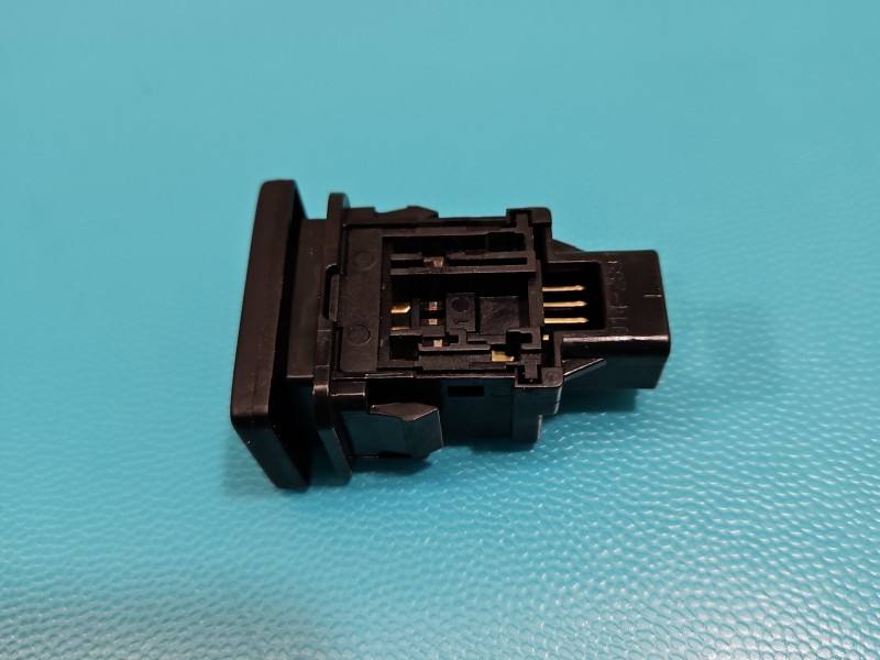 Перемикач кнопка Toyota Land Cruiser 15A975 — фото деталі 6