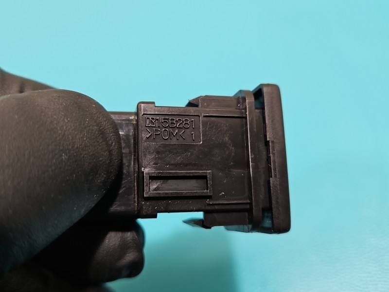 Перемикач кнопка Toyota Land Cruiser 15B281 — фото деталі 6