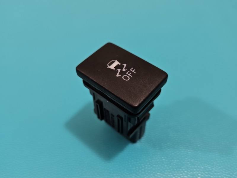 Переключатель кнопка Toyota Land Cruiser 15C032