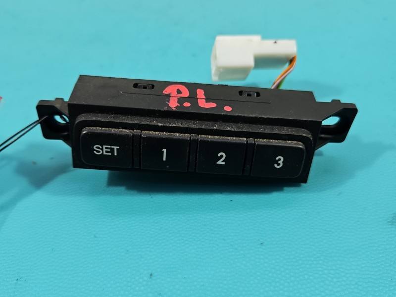 Перемикач кнопка Mazda 6 03074000