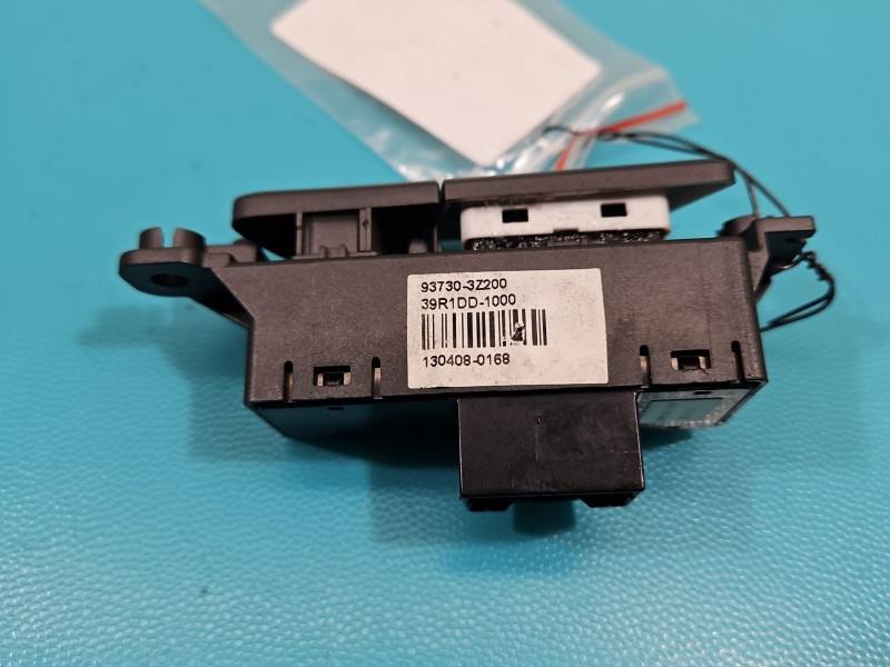 Переключатель кнопка Hyundai I40 93730-3Z200 — фото детали 3