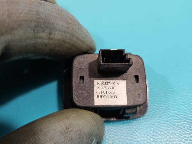 Перемикач кнопка Tesla Model S 1010327-00-A — фото деталі 4